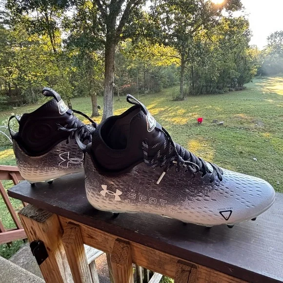 Under Armour Spotlight Lux MC‎ Football Cleats Black Gray Men’s 13